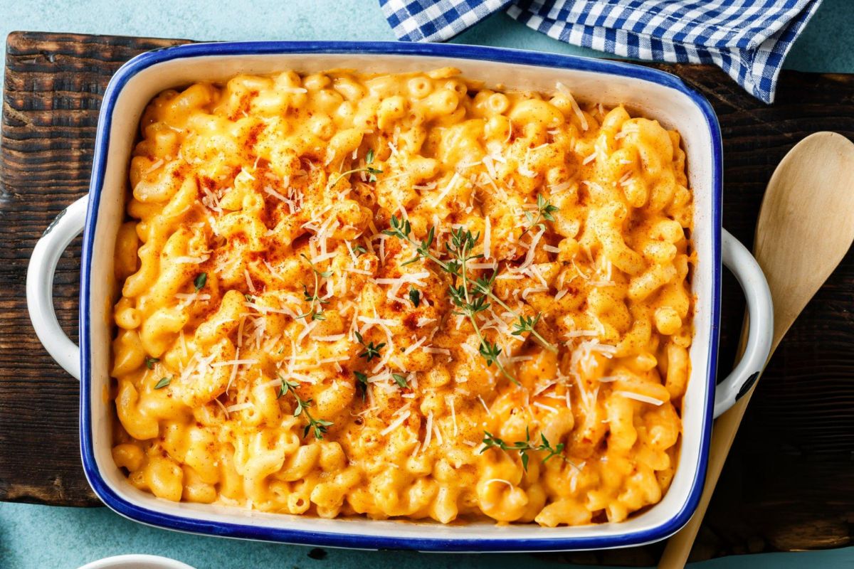 What Protein Goes With Mac and Cheese: 12+ Perfect Pairings