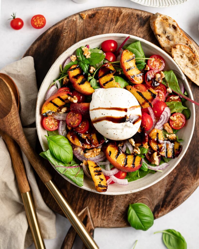 Grilled peach burrata salad